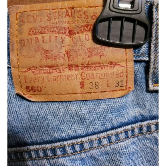 Levi's 560 Jeans  Men's 38 x 31. Preowned - Picture 3 of 8